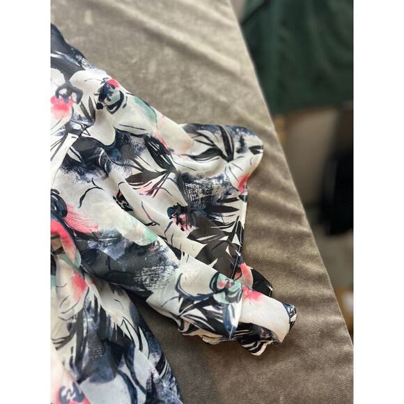 Lane Bryant Blouse Women 26/28‎ Plus White Floral 3/4 Sleeve V-Neck Lined Casual - Picture 2 of 5